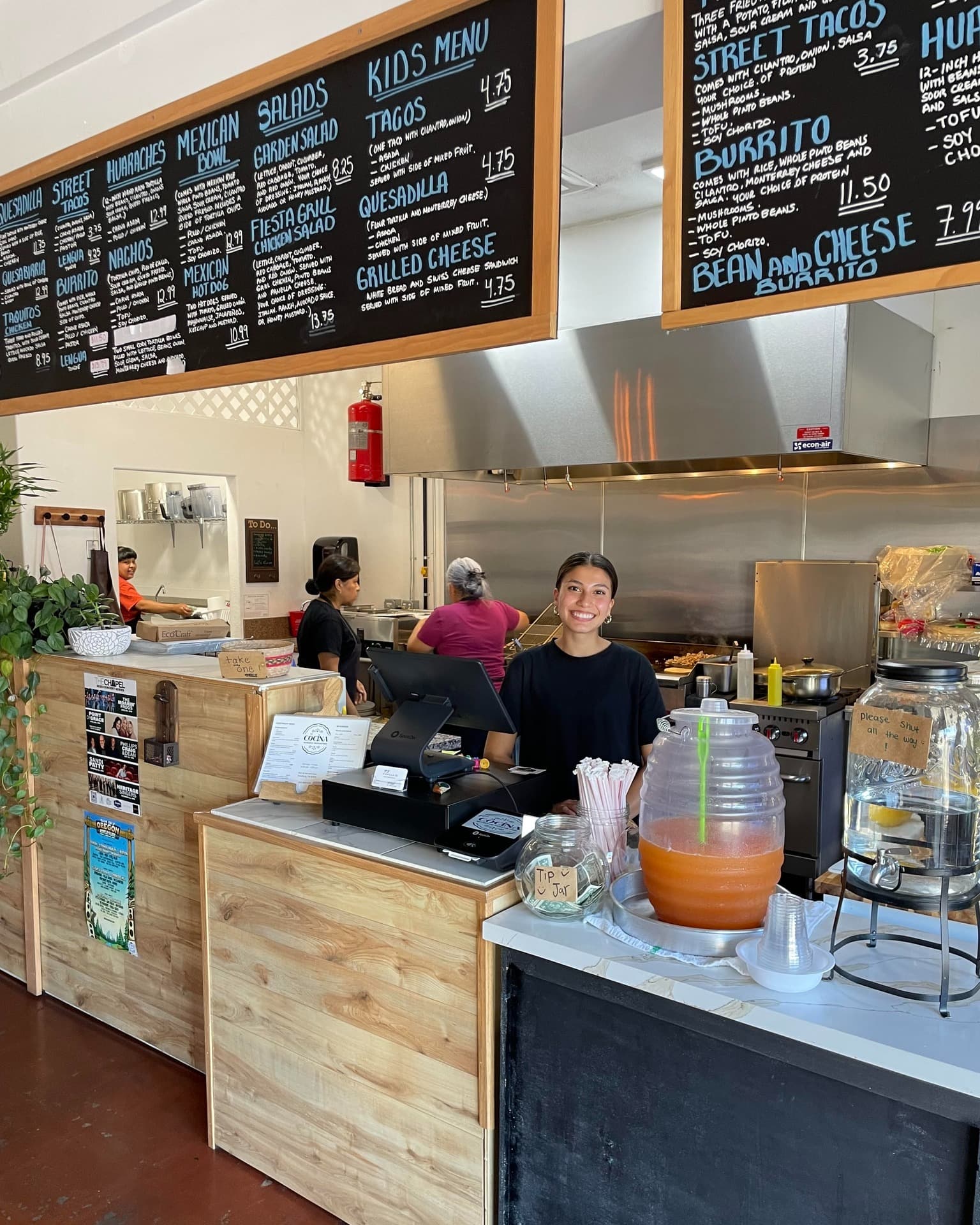 La Cocina dining area